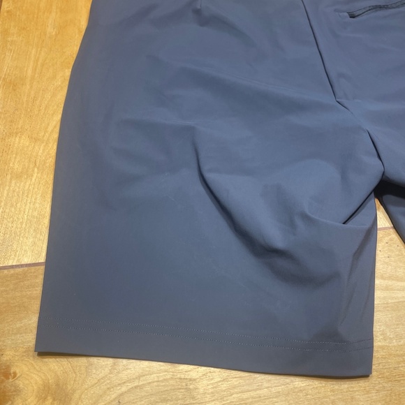 Vuori Fleet Chino Short Size 36 Color Charcoal with 8 Inch Inseam - Picture 10 of 16